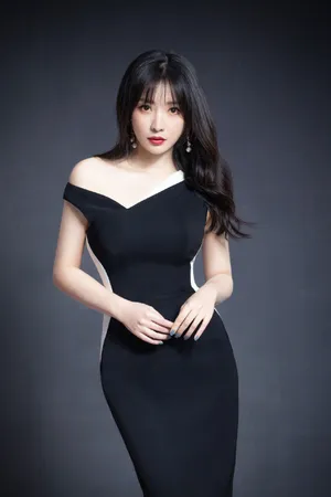 柳岩性感女人味大片写真图片
