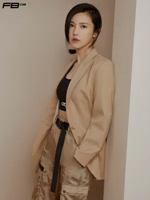 杨子姗法式西装外套写真图片_3