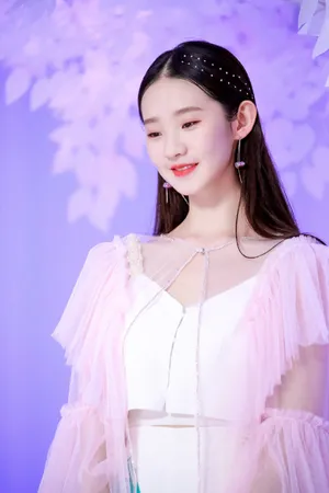 张艺凡粉裙甜美写真图片_3