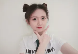 于扬子自拍照图片