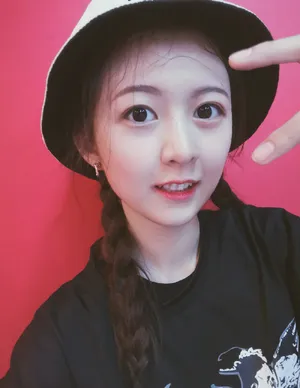 于扬子元气俏皮自拍照图片_5