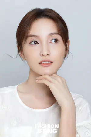 林小宅清新淡妆写真图片