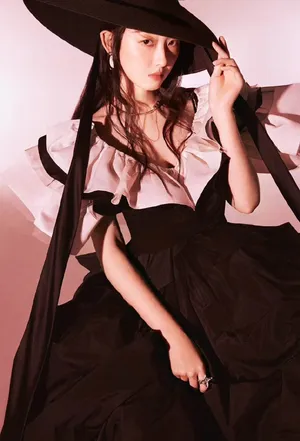 蒋梦婕时尚摩登写真图片
