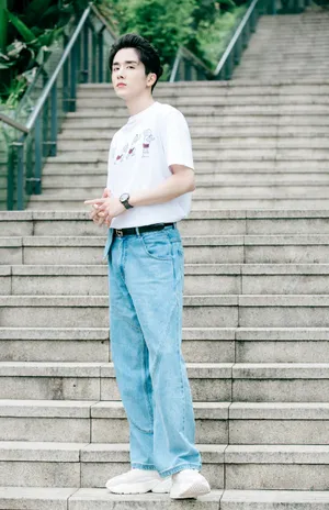 张新成干净帅气写真图片_2