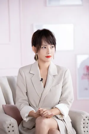 张嘉倪西服短裤品牌活动图片_6