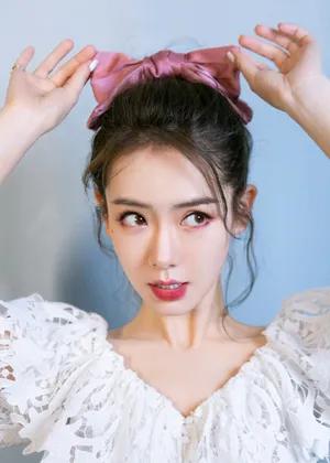 戚薇优雅靓丽写真图片