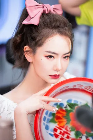 戚薇优雅靓丽写真图片_9