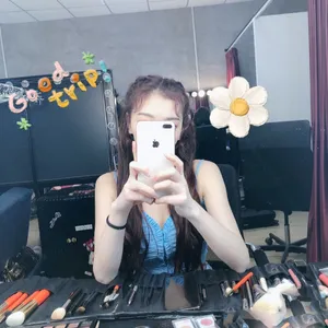 孔雪儿后台化妆自拍照图片_1