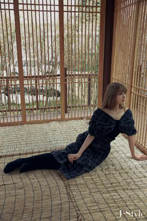 麦迪娜一字肩黑裙性感写真图片_6