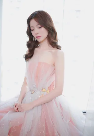 陈卓璇粉裙性感甜美图片_2
