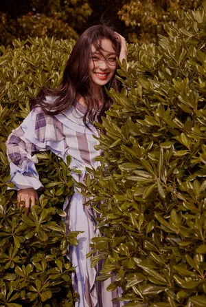 李莎旻子温柔长卷发写真图片_2