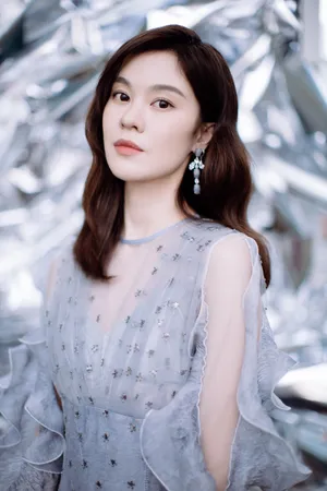 郁可唯雾霾蓝裙写真图片_8