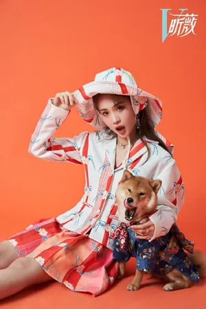 徐紫茵电子刊首刊写真图片_2