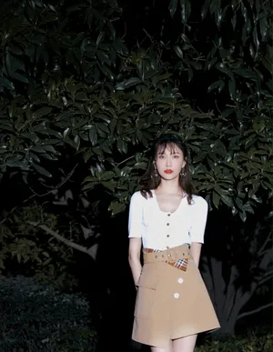 李斯羽性感美腿写真图片_2
