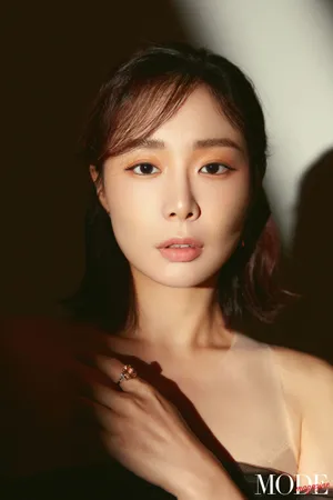 高叶优雅迷人写真图片_3
