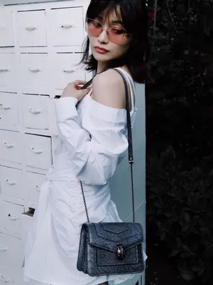 田沅白色连衣裙写真图片_2
