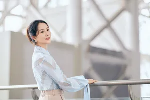 海清蓝色衬衣清爽性感图片写真_5