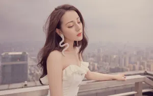 迪丽热巴开叉裙性感写真图片_5