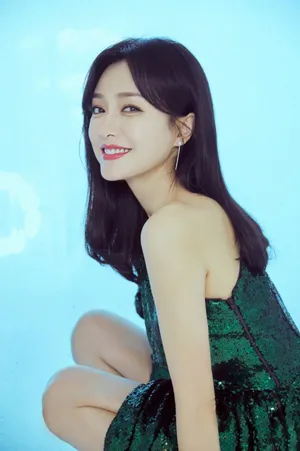 秦岚亮片绿裙性感写真图片_3