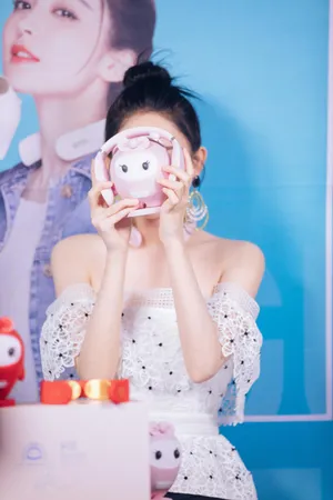 古力娜扎甜美品牌活动图片_1