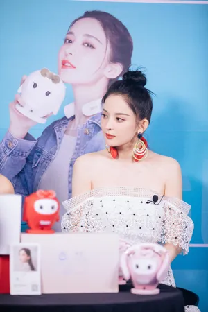 古力娜扎甜美品牌活动图片_2