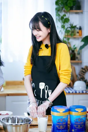 郑爽魅力厨娘写真图片