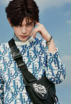 姚弛清爽少年感写真图片