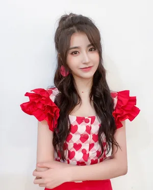 金子涵爱心裙甜美写真图片_1