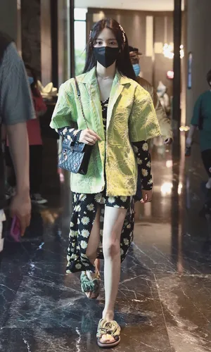 杨超越雏菊套装夏日写真图片_3