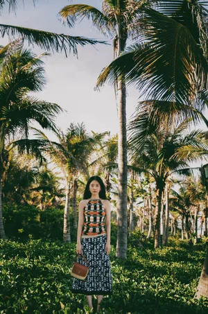 朱颜曼滋性感海边写真图片_2