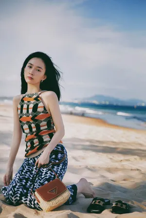 朱颜曼滋性感海边写真图片_3