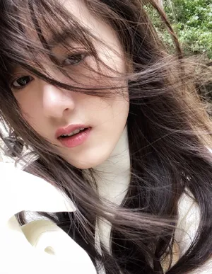 袁冰妍湿发性感自拍图片_2