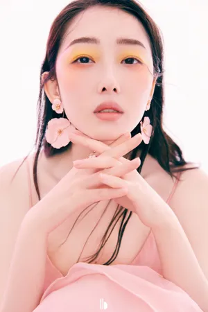 蒋梦婕最新时尚杂志写真大片