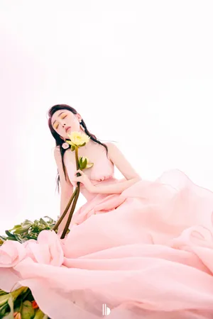 蒋梦婕最新时尚杂志写真大片_5