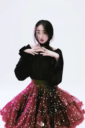 蒋梦婕最新时尚杂志写真大片_8