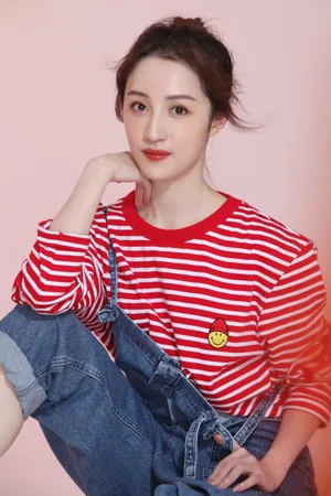 杨懿气质优雅性感写真_3