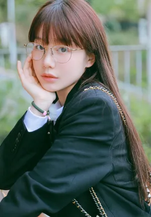 徐梦洁西装短裤个性写真图片