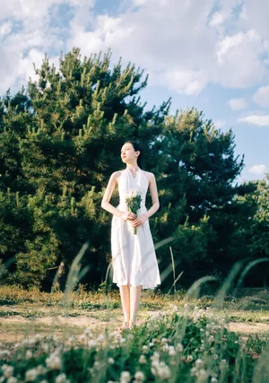 马茜挂脖长裙性感图片写真_3