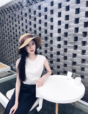 马茜优雅气质生活照图片_4