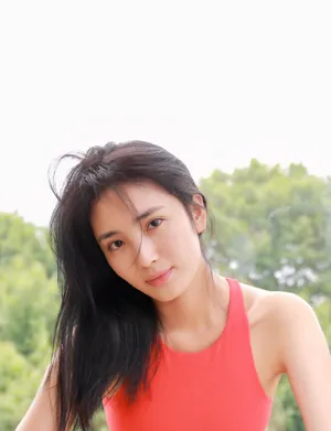 王紫璇运动风生活照图片_12