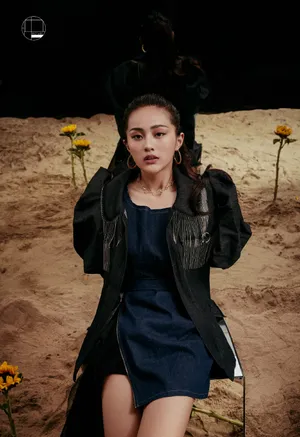 万籽麟性感优雅写真图片_3