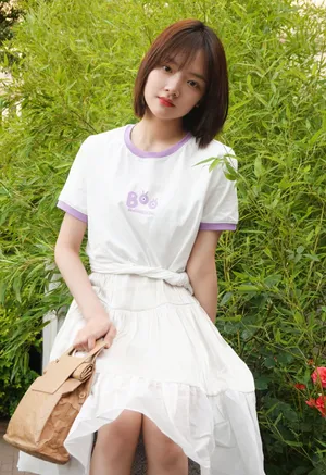 任敏夏日灵气私服照图片
