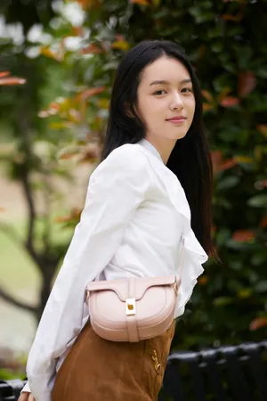 周也温婉小清新写真图片