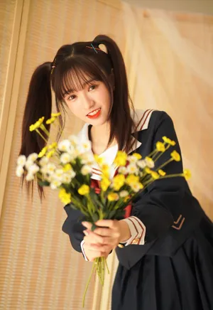 李佳洁海军制服甜美写真