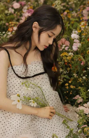 欧阳娜娜波点裙性感写真图片_2