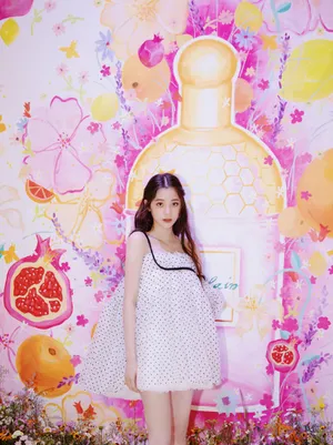 欧阳娜娜波点裙甜美活动图片_4