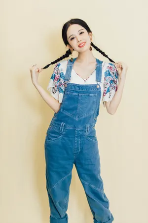 古力娜扎麻花辫可爱写真图片