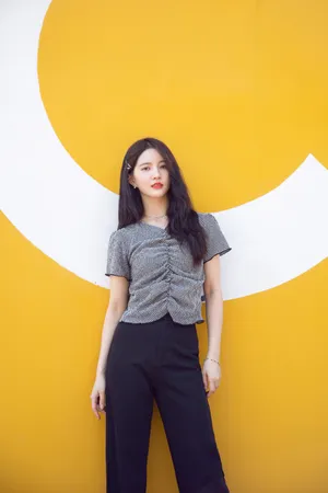 刘些宁清新氧气少女写真图片