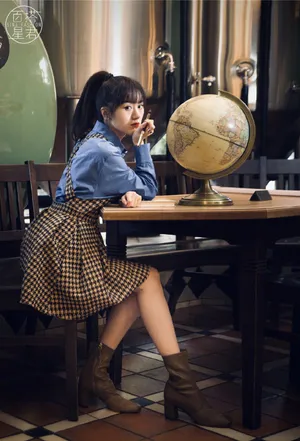 袁冰妍清新靓丽时尚写真图片_6