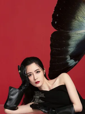 汤晶媚性感黑色系质感写真图片